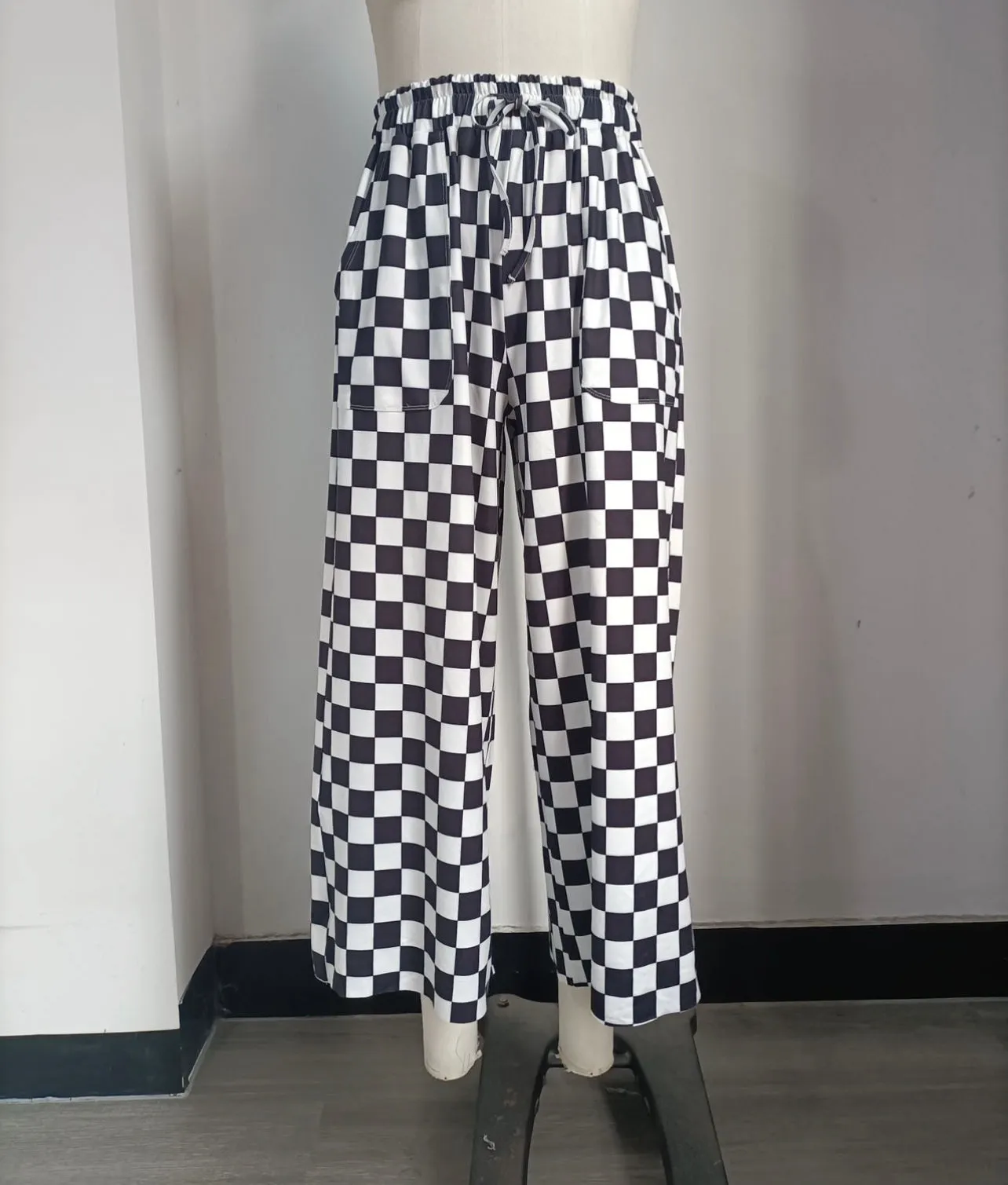 2108  BLACK WHITE CHECK PANT (7)