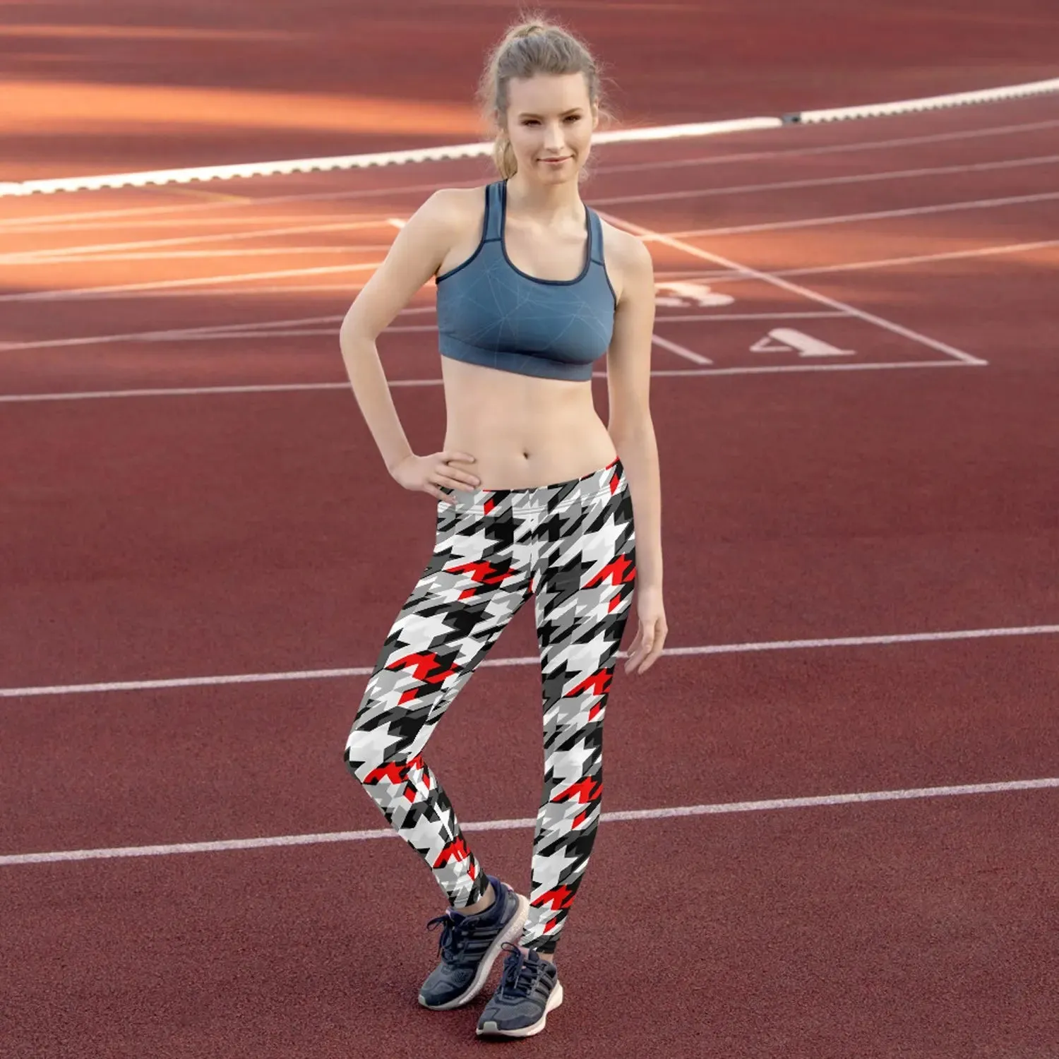 Chic Houndstooth Performance Leggings for Active Women