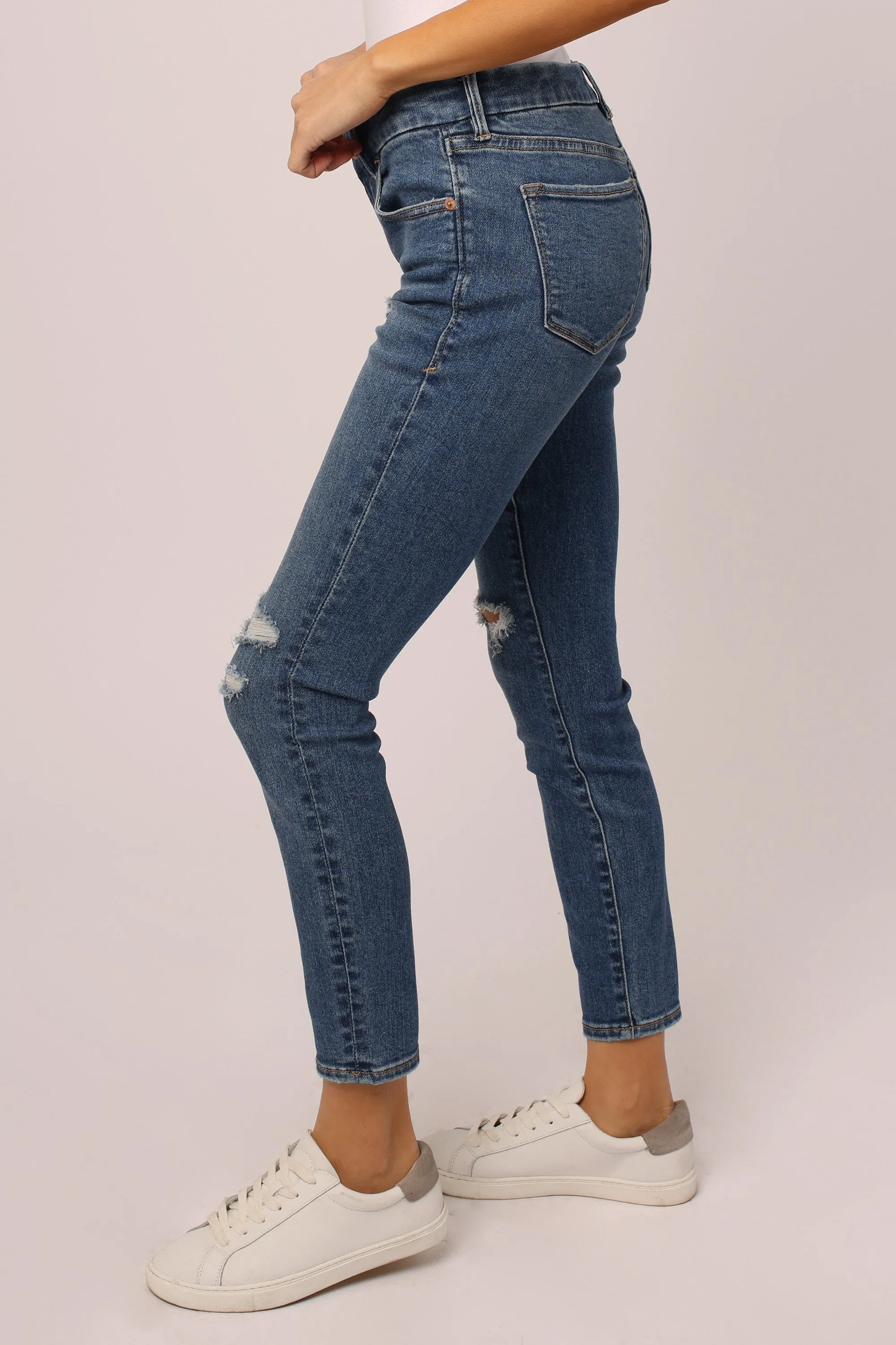JOYRICH MID RISE DISTRESSED ANKLE SKINNY JEANS BENFIELD