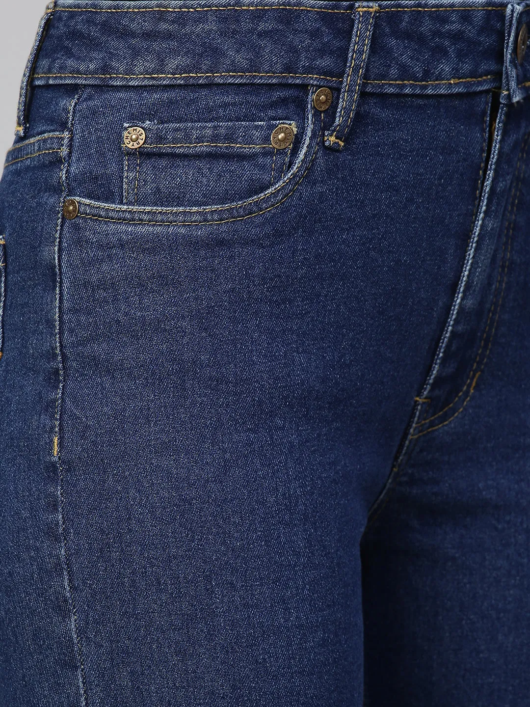 Mid Rise Classic Straight Fit Jeans