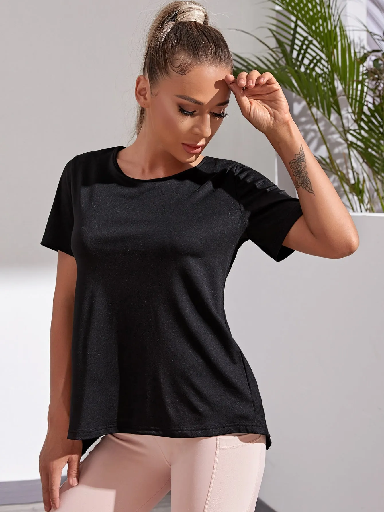 Solid Contrast Mesh Active Tee SS23
