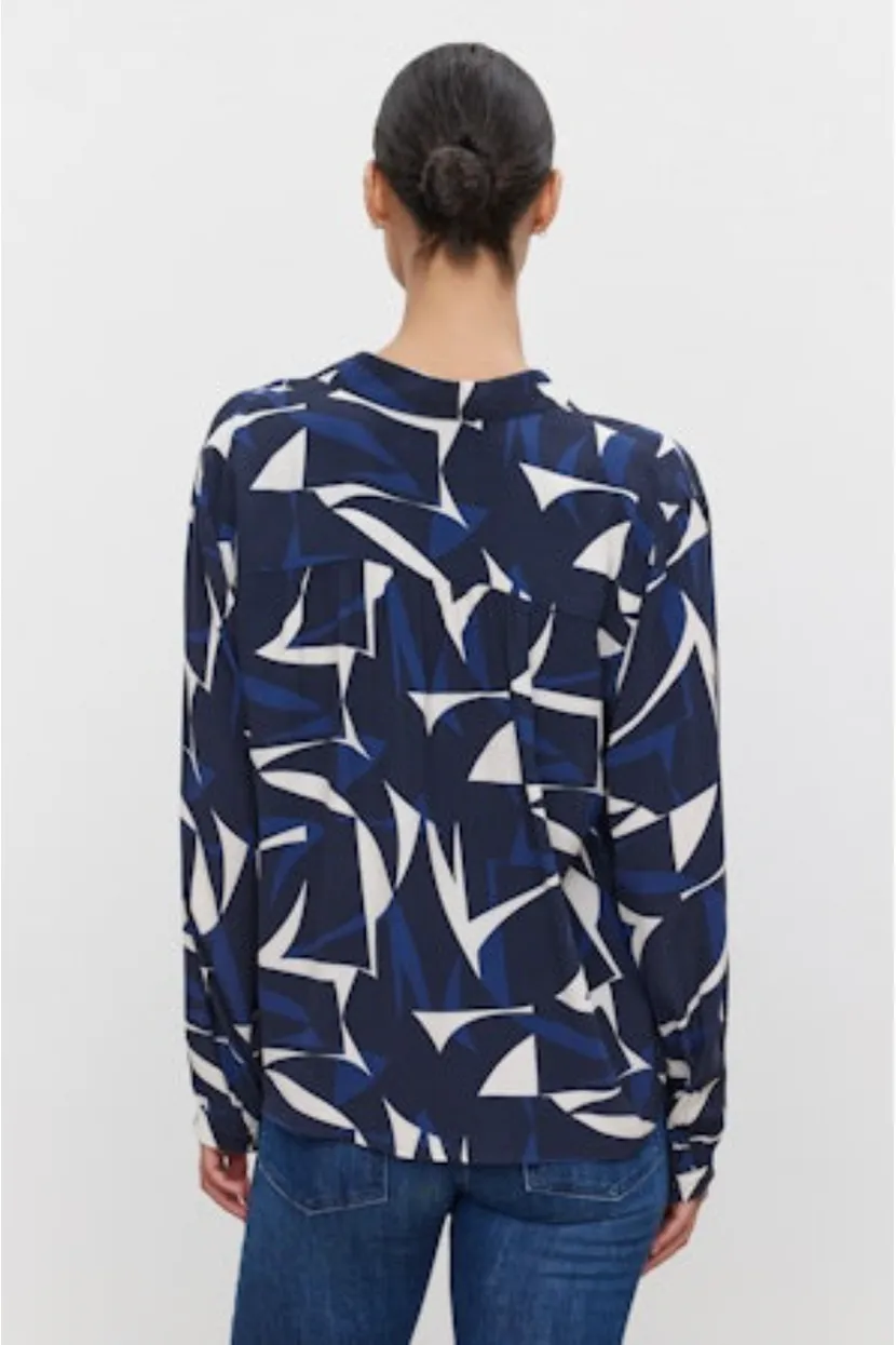 Velvet by Graham & Spencer Carah 06 Printed Blouse | Navy/Ecru